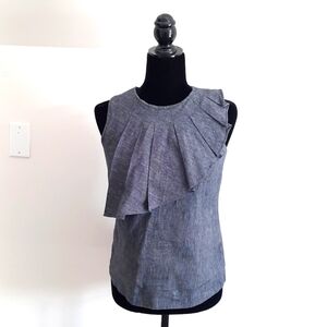 BR sleeveless pleated bib top
